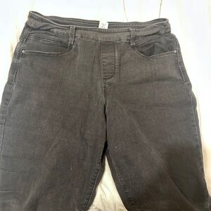 Black High Waisted Pull On Jeans Cropped